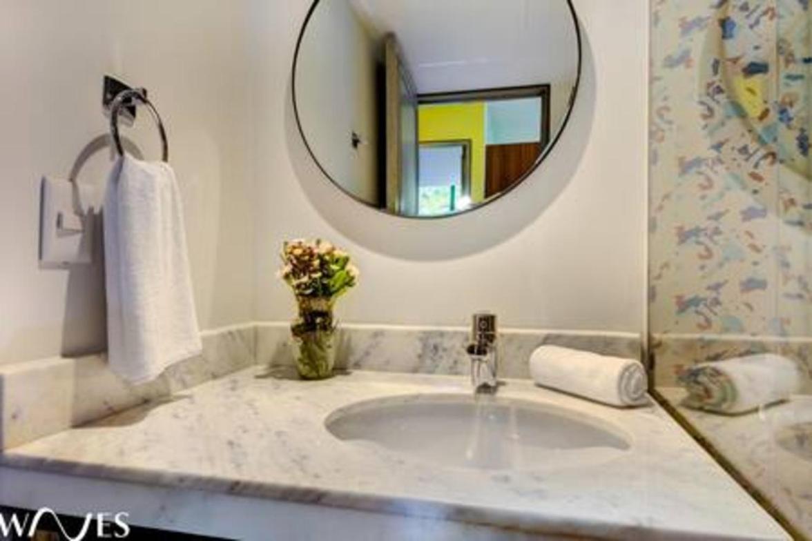 2 Br. With Rooftop Pool And Stunning Ocean View *