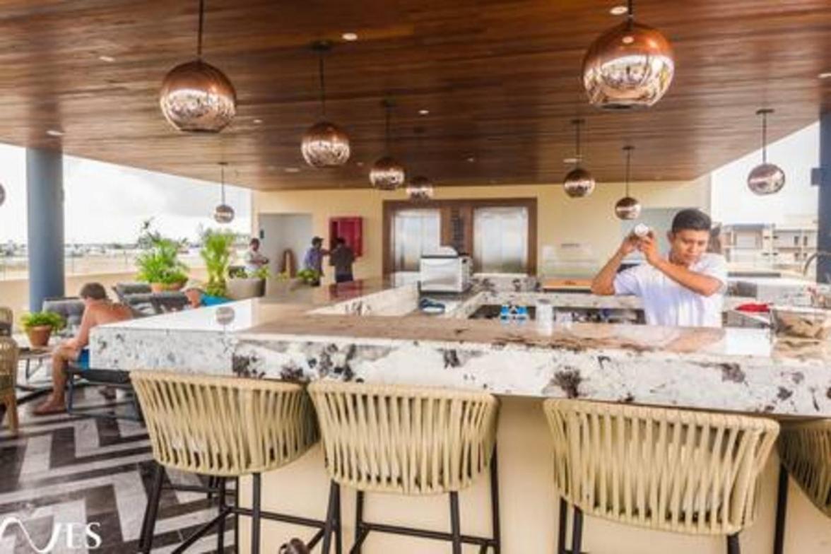 2 Br. With Rooftop Pool And Stunning Ocean View Apartamento Playa del Carmen